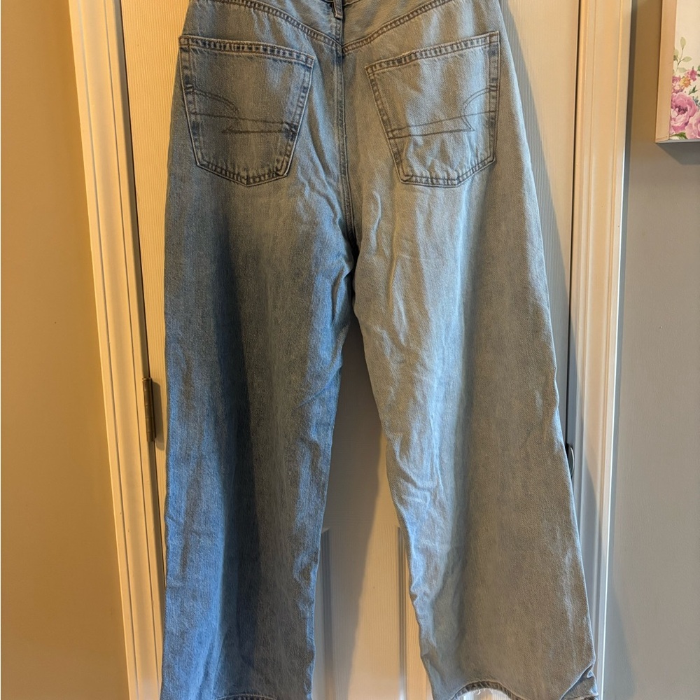 American Eagle Truly Two Toned Skater Jean Light Blue Distressed Sz 12 Short - Picture 7 of 14
